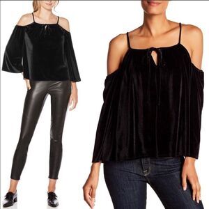 LAUNDRY BY SHELLI SEGAL | Black Velvet Peasant Top